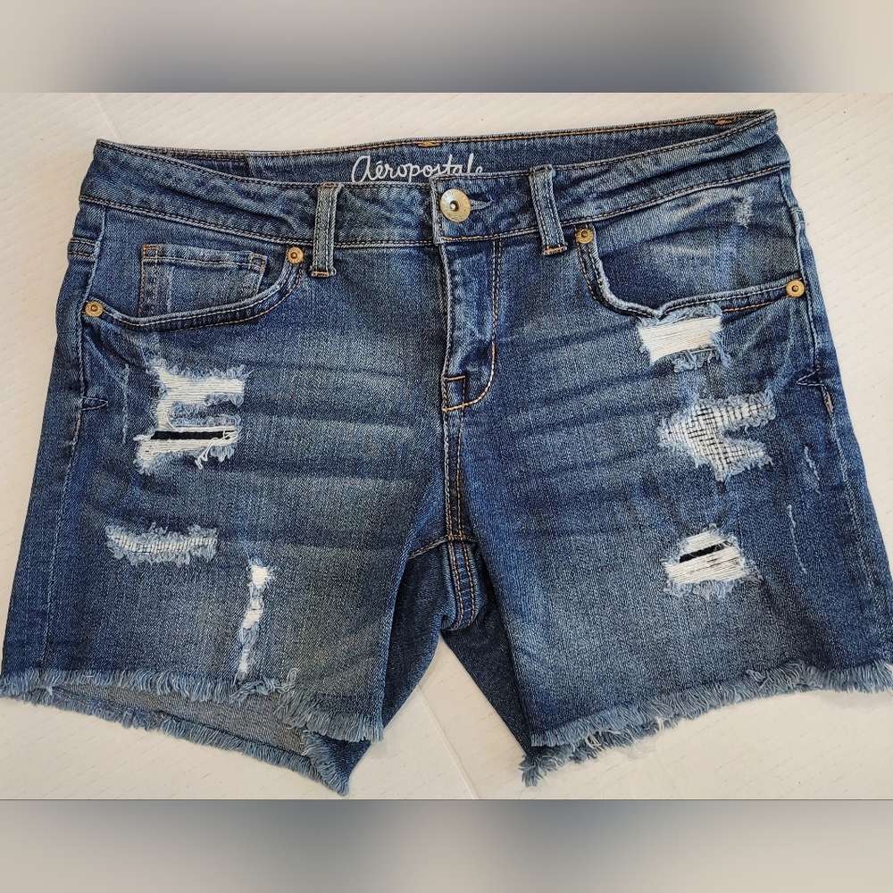 Aeropostale Jean Shorts Distressed  Size 6